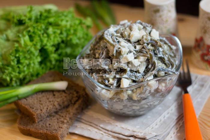 Салат из морской капусты с яйцом и зеленым горошком Салат из морской капусты с яйцом и зеленым горошком