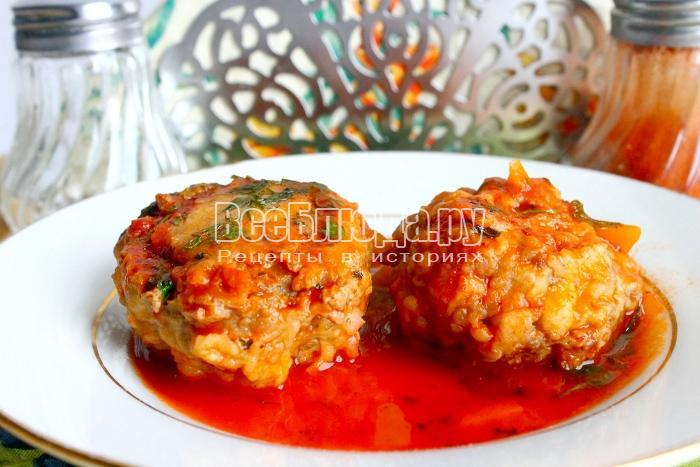Котлеты из мяса телятины с сыром в томатном соусе