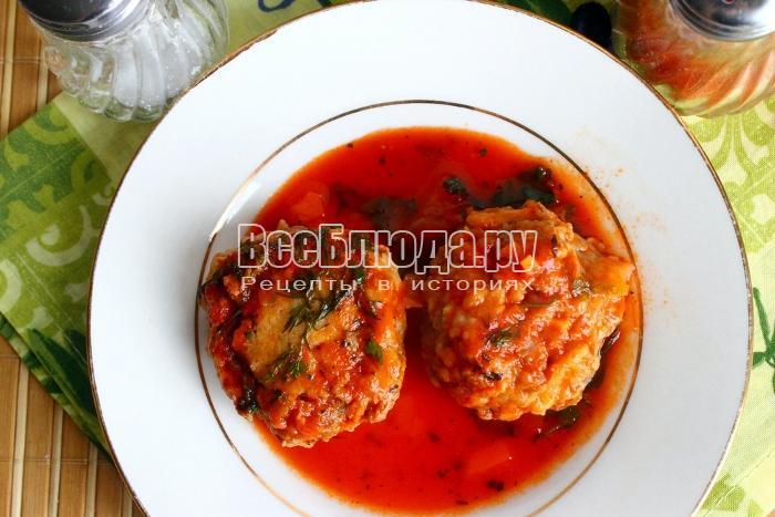 Котлеты из мяса телятины с сыром в томатном соусе