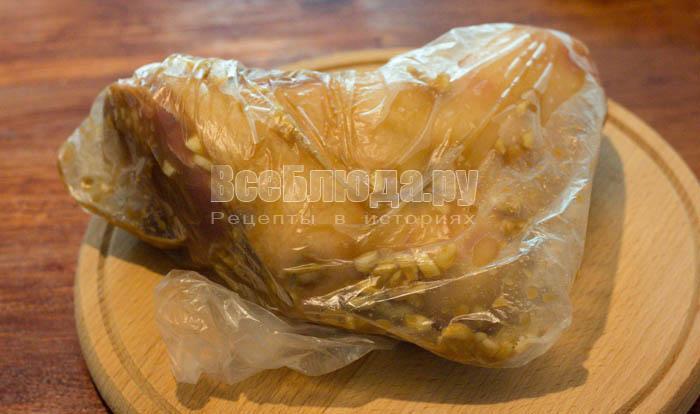 Свиная рулька без варки с медом и горчицей
