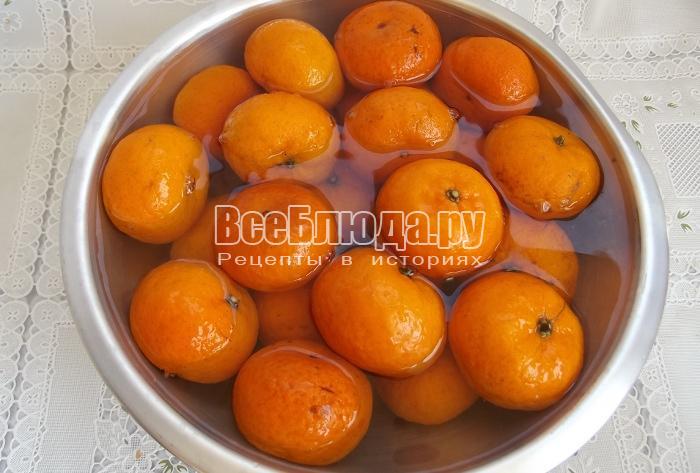 залить мандарины кипятком